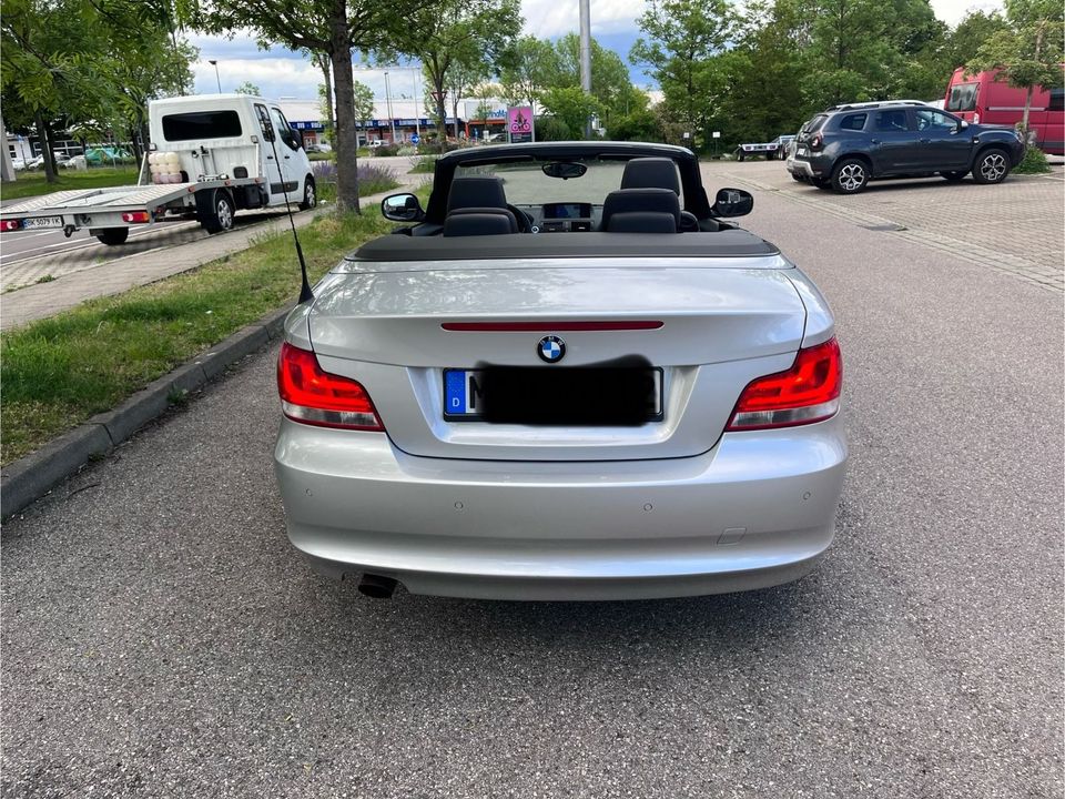 BMW 118i Cabrio - Automatik, Anhängerkupplung, Navi in München