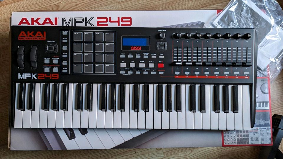 AKAI MPK249 Keyboard Controller in Erfurt