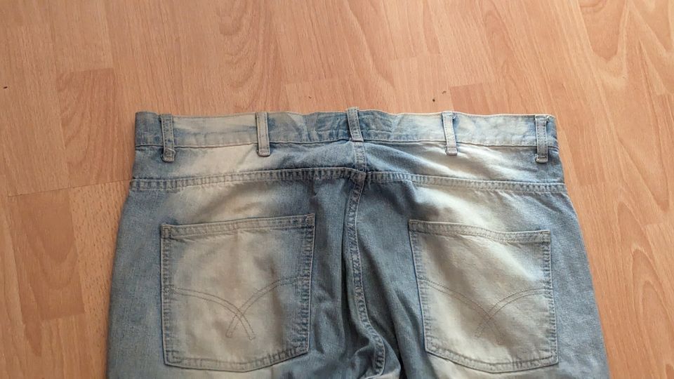 Herren Jeans Cargo Shorts 3/4 Gr XXL in Augsburg