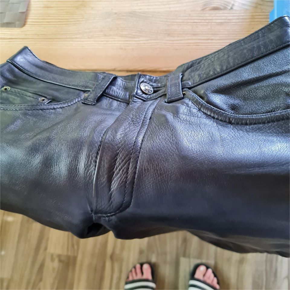 Schwarze ECHT Lederhose / Motorrad Gr.29 in Hagen