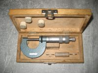Mikrometer in Holzkasette 0 - 25mm - 1A Zustand Hessen - Wetzlar Vorschau