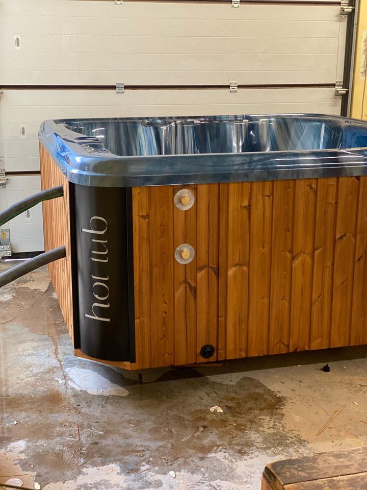 Premium Hot Tub, Whirlpool mit Holzofen, Vollausstattung in Marienhausen