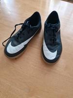 Nike Fussball Schuhe 37,5 indoor Kr. München - Brunnthal Vorschau