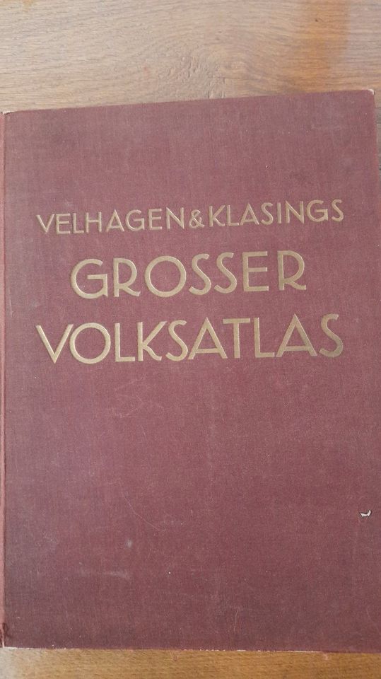 Grosser Volksatlas in Magdeburg