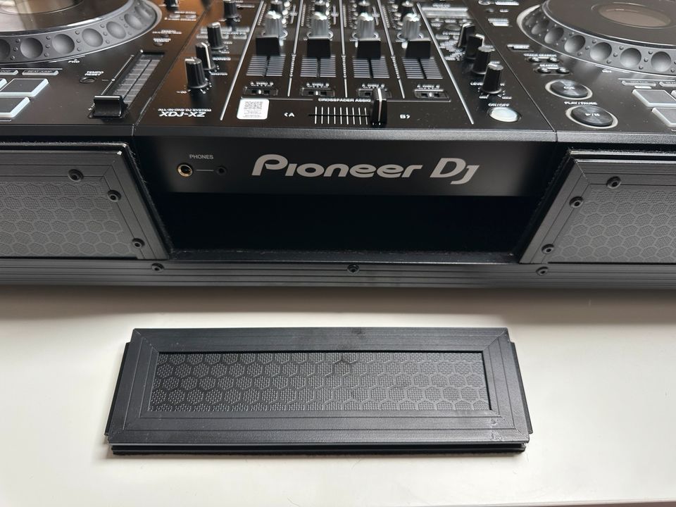 Miete: Pioneer XDJ-XZ DJ-All-in-One-System, MAGMA-Transportkoffer in Düsseldorf