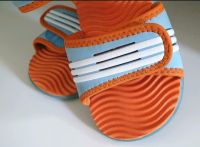 Adidas  Kinder Sandale in orange blau Berlin - Hohenschönhausen Vorschau