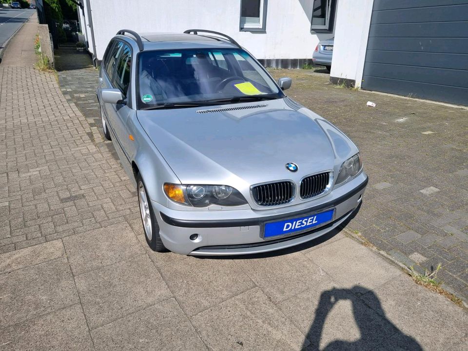 BMW E46 320D TOURING~2 HD.~DPF~AHK~XENON~8 FACH BEREIFT in Bielefeld