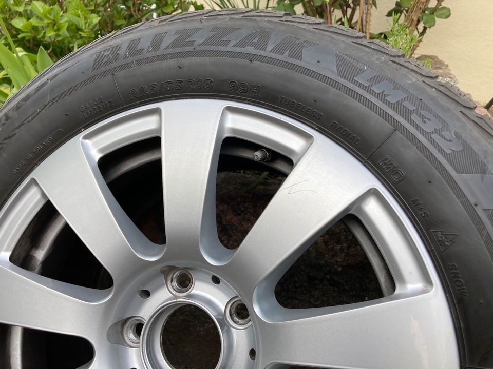 Winterreifen Mercedes E250 225 55 R16 Alu Felgen Bridgestone in Rostock