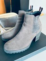 Hilfiger Stiefeletten 40 Nordrhein-Westfalen - Witten Vorschau