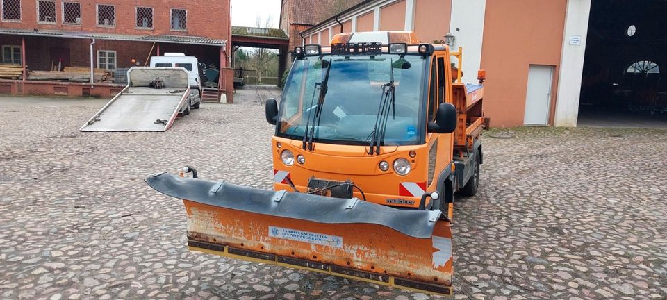 Multicar M30 Fumo kurz 4x4 Kommunalfahrzeug Winterdienst in Hamburg