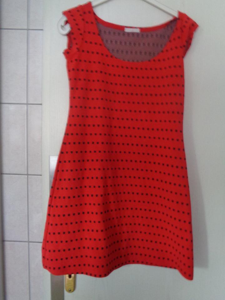 Mrs.Hippie Kleid von Adrett Gr.S neu, rot mit schwarzen Punkten in Staßfurt