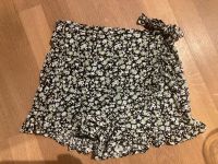 ☀️ rock Shorts Blumen 146/152 kurze Hose zum binden Hessen - Dreieich Vorschau