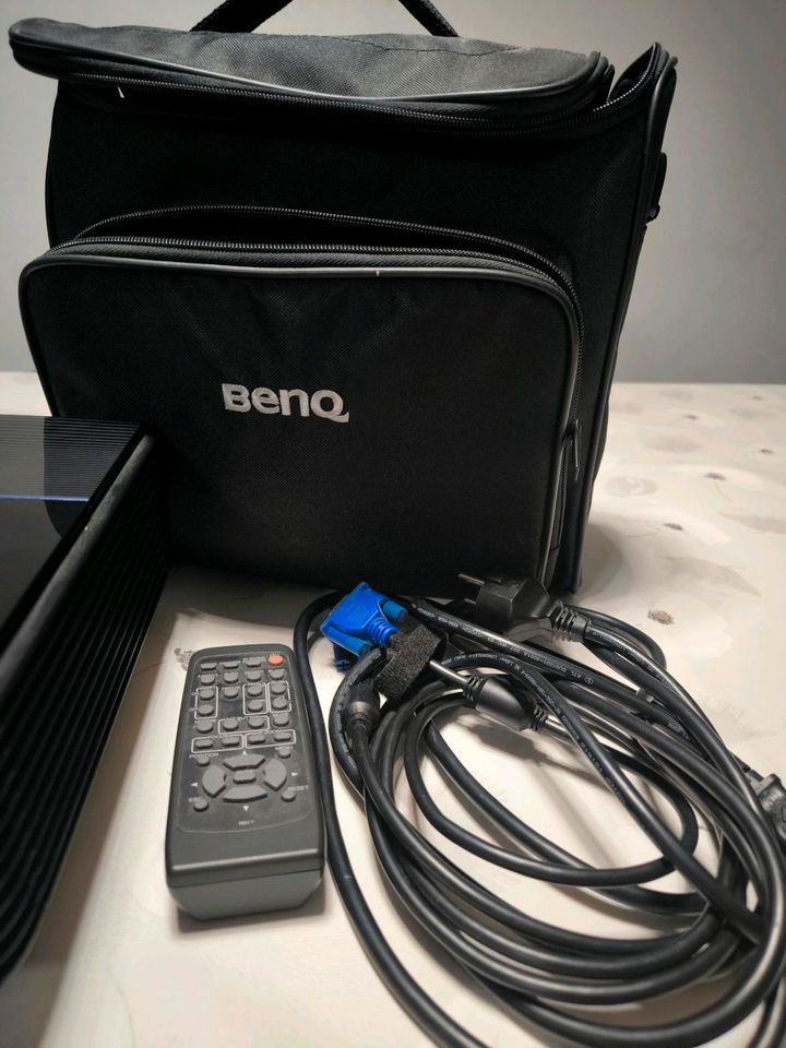 Beamer BenQ MX761   Inklusive Fernbedienung,Kabel und Tasche in Backnang