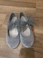 schicke samtschuhe 33 für 9 Euro Niedersachsen - Wesendorf Vorschau