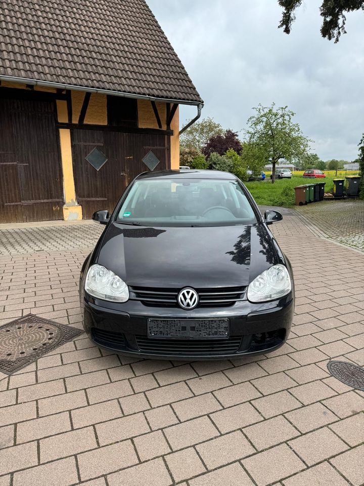 VW Golf 5 / 1.4 / TÜV Neu / Service Neu / Kupplung Neu in Sinzheim