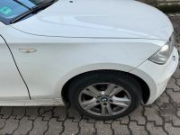 BMW E81 E87 E82 E88 Kotflügel Rechts Alpinweiß 300 Nordrhein-Westfalen - Bottrop Vorschau