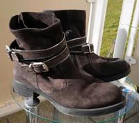 Stiefeletten aus Wildleder in Gr.40 Nordrhein-Westfalen - Detmold Vorschau