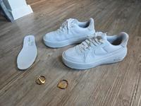 Nike Air Force 1 Sneaker Turnschuhe gold 38,5 Leder Niedersachsen - Weyhe Vorschau