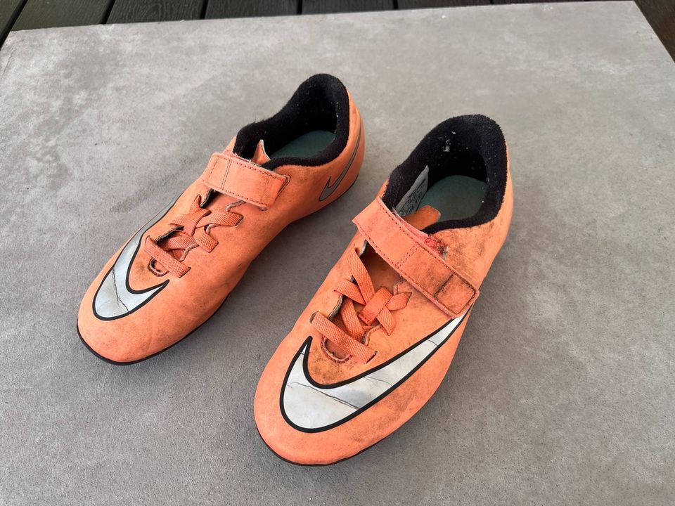 Fußballschuhe Nike Mercurial 33,5 Noppen Rasen in Bremen