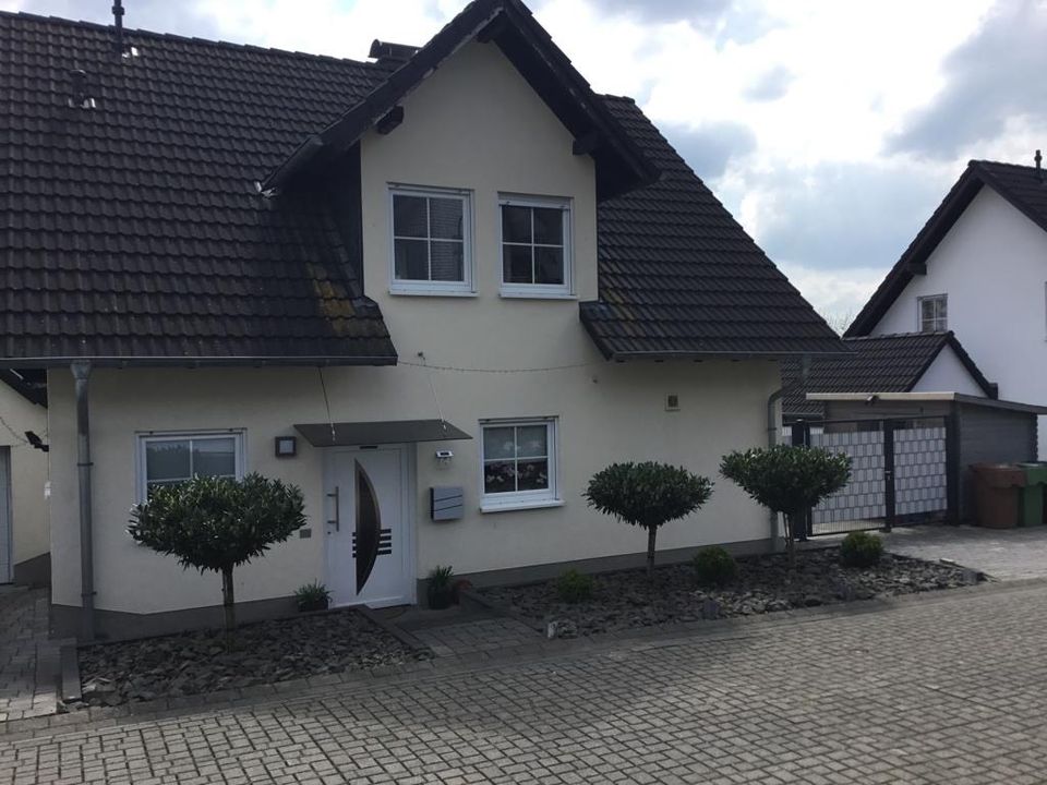 Schönes Einfamilienhaus  mit Pool in Oberwiehl in Wiehl