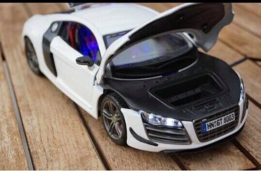 Audi R8 GT 1:18 Maisto mit Licht + Netzteil OVP in Sundhagen