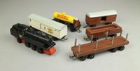 DDR Kienel Holzspielzeug Eisenbahn Dampflok 5 Waggons Fröbel Zug Bayern - Alzenau Vorschau
