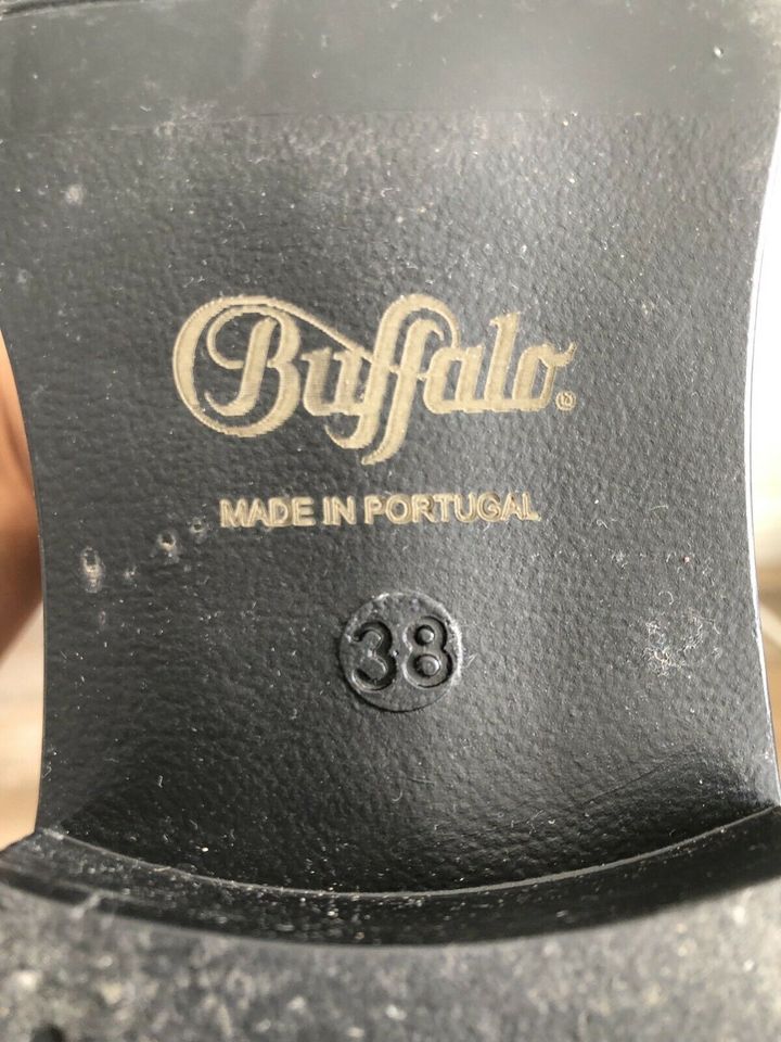 BUFFALO Stiefeletten schwarz goldene Schnalle *NEUW.* Gr. 38 in Hamburg