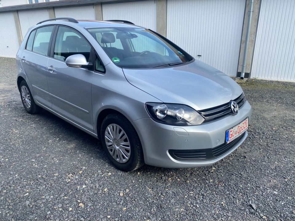 Volkswagen Golf Plus VI Comfortline 1.6 Benzin DSG TÜV Neu in Bovenden