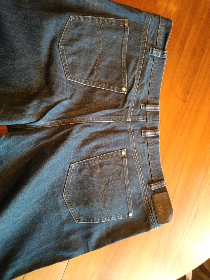 Herren Jeans Größe 29/3XL in Staufenberg