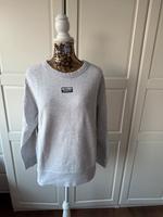 Adidas Sweatshirt Damen grau 36 Niedersachsen - Emden Vorschau