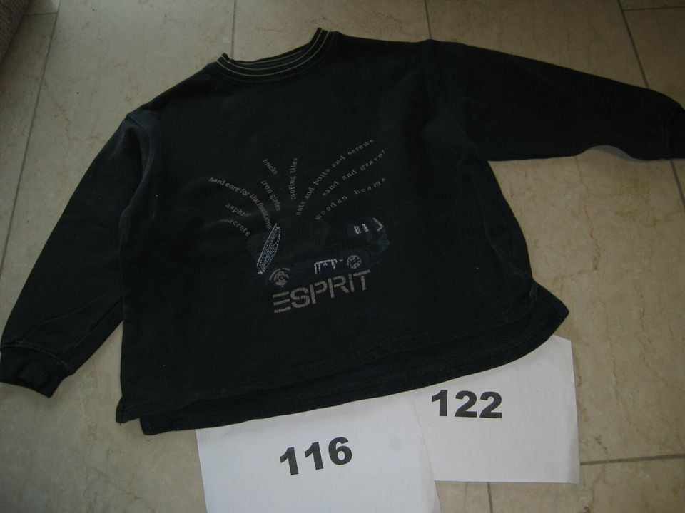 Paket 17 Sweatshirts Pullover 116 122 Esprit Bagger Fußball Teddy in Hüttenberg