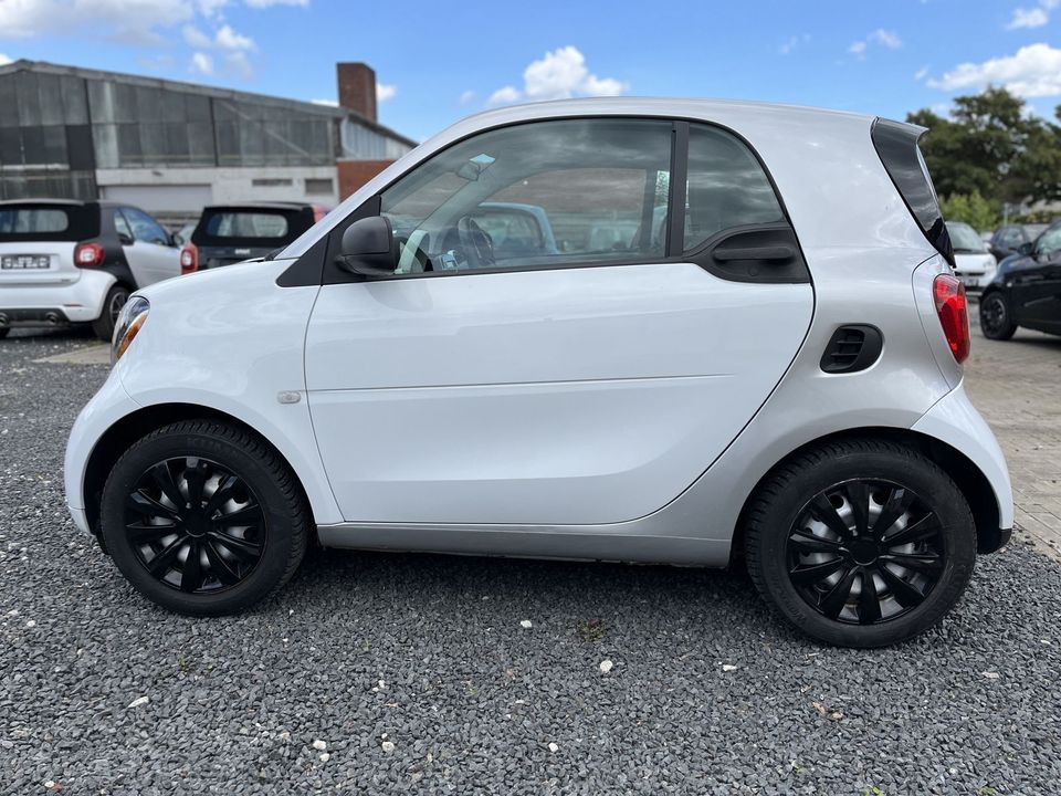 Smart ForTwo Turbo/Leder/Navigation/MwSt/SitzHz. in Rellingen