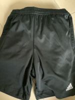 Shorts, Sporthosen adidas Gr. 152, guter-sehr guter Zustand Hessen - Riedstadt Vorschau