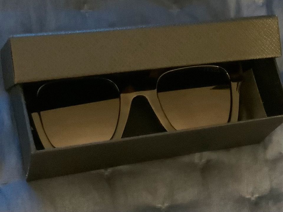 Sonnenbrille influencer design stylisch NEU in Langenselbold