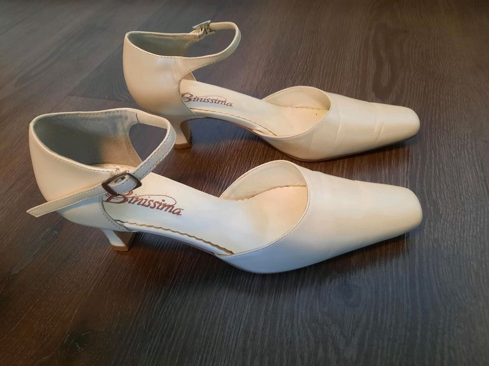 Brautschuhe von Binissima / Damen Schuhe  / Pumps  /Größe 39,5 in Bretzfeld