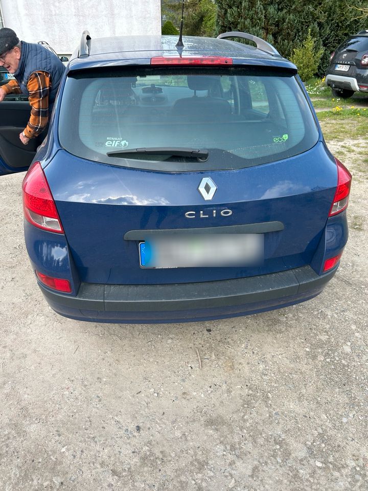 Renault  clio in Wismar