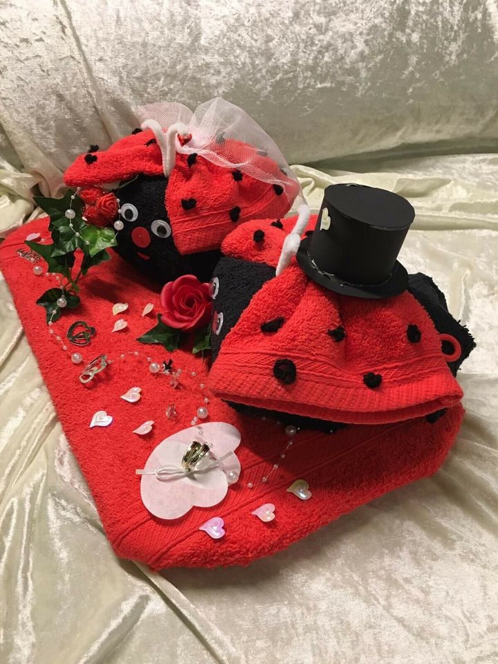 MarienkäferBrautpaar aus Handtüchern / Hochzeit / Geldgeschenk / in