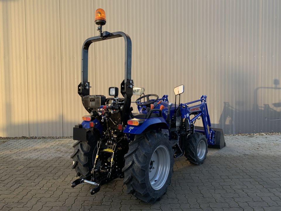 Farmtrac 22 mit Frontlader Radialreifen Kleintraktor in Gifhorn