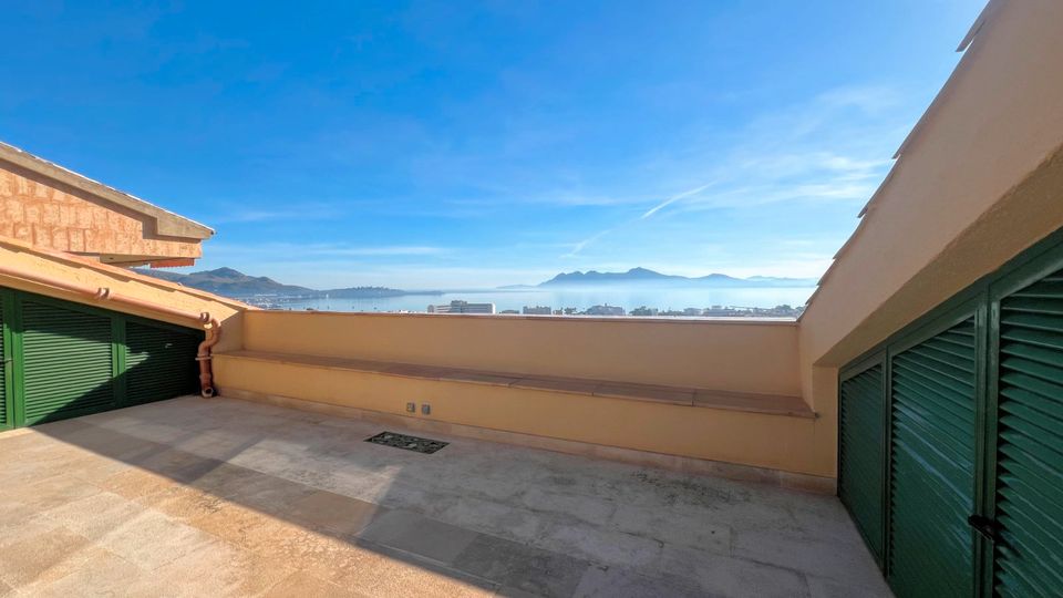 182 m2 Meerblick-Duplex-Apartment in Puerto Pollensa, Mallorca in München