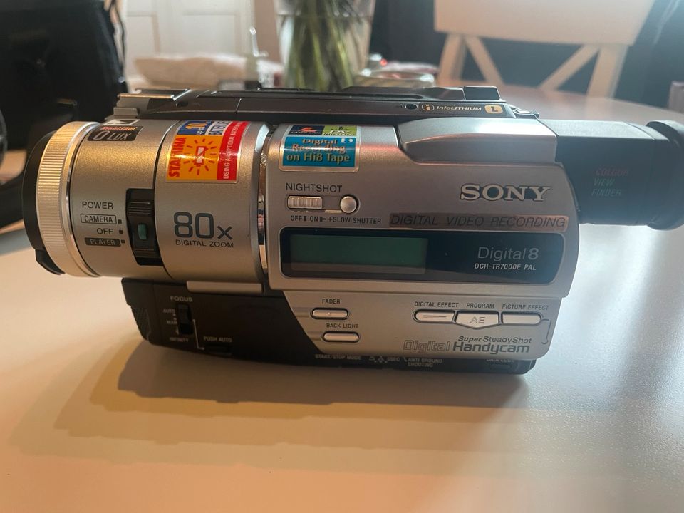 Sony Handycam DCR-TR7000E Digital8 Camcorder - Video8 Hi8 in Abtsteinach