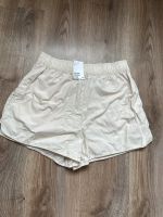 Short von H&M in Gr. M neu mit Etikett Nordrhein-Westfalen - Neuss Vorschau