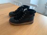 Angulus Boots Stiefel gefüttert schwarz 34 Leder Stiefeletten Nordrhein-Westfalen - Blomberg Vorschau