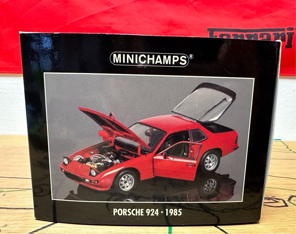 Minichamps 1985 Porsche 924 Modellauto 1:18 in Nürnberg (Mittelfr)