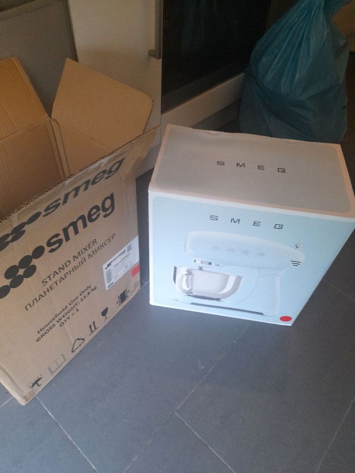 Küchengerät Smeg Standmixer 50'er S tyle SMF03RDEU Mixer/ Küche/ Maschinen/ Neu in Hamburg