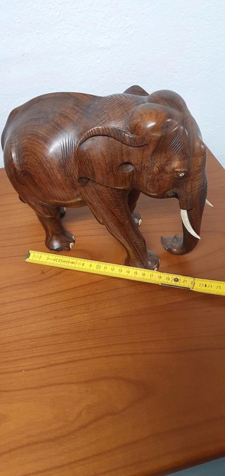 Elefant Massivholz, groß H=21cm in Krefeld