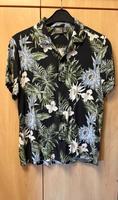 ASOS Kurzarmhemd mit Blumen Print Hessen - Altenstadt Vorschau
