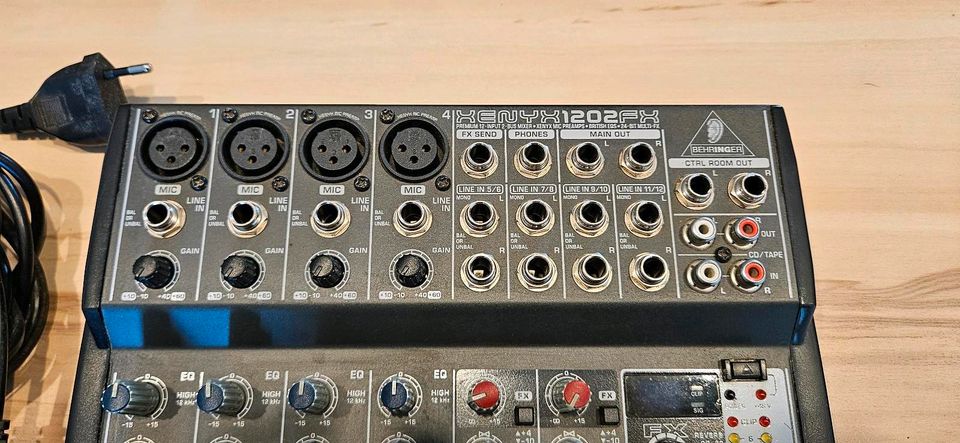 Behringer Xenyx 1202 Fx Mischpult in Bünde