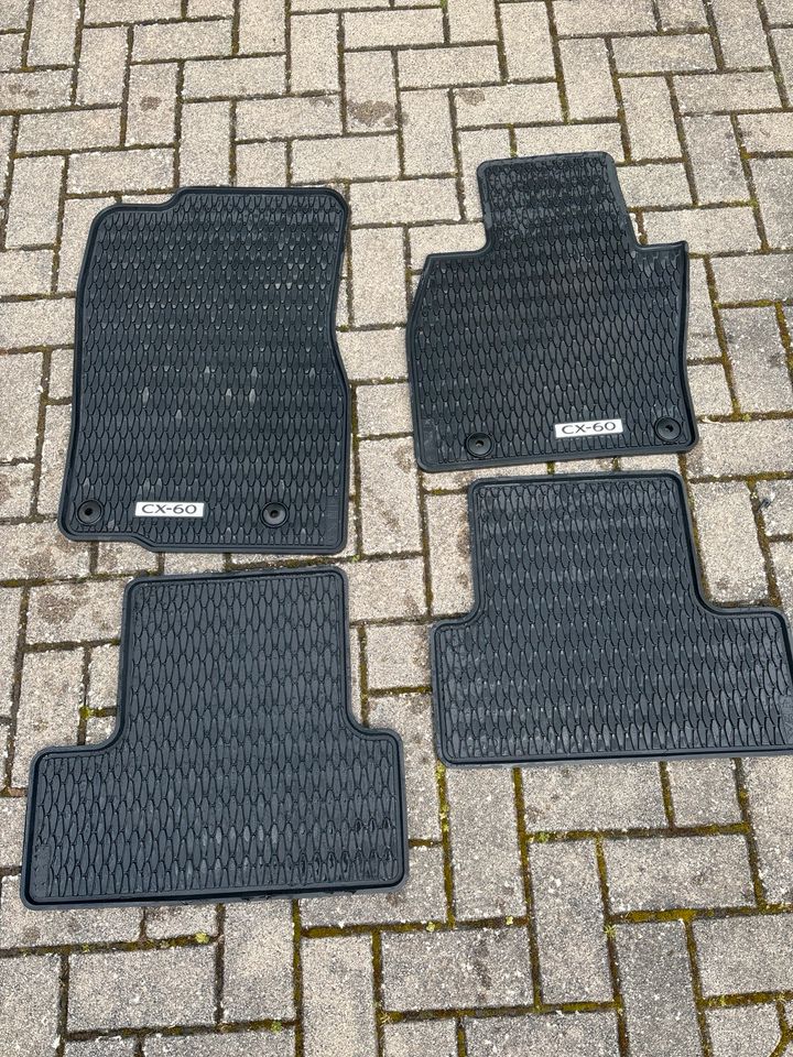 Set Fußmatten Mazda CX60 original in Balduinstein