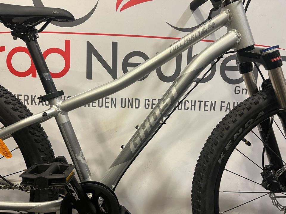 Ghost Kato 24 Full Party 24 Zoll MTB Kinder Fahrrad in Neuberg