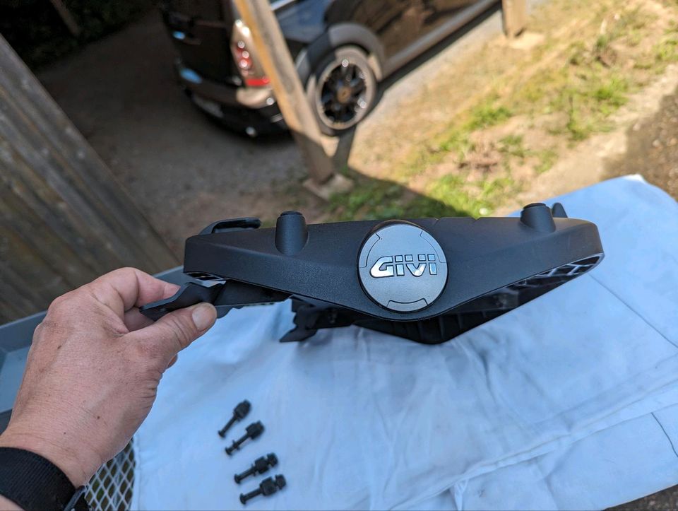 BMW R 1200 GS LC Givi M 5 Monokey Topcase Halterung in Aerzen